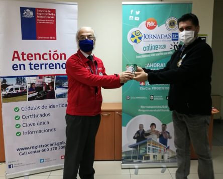 Registro Civil recepcionó alcancías para ir en apoyo de las Jornadas por la Rehabilitación en Magallanes